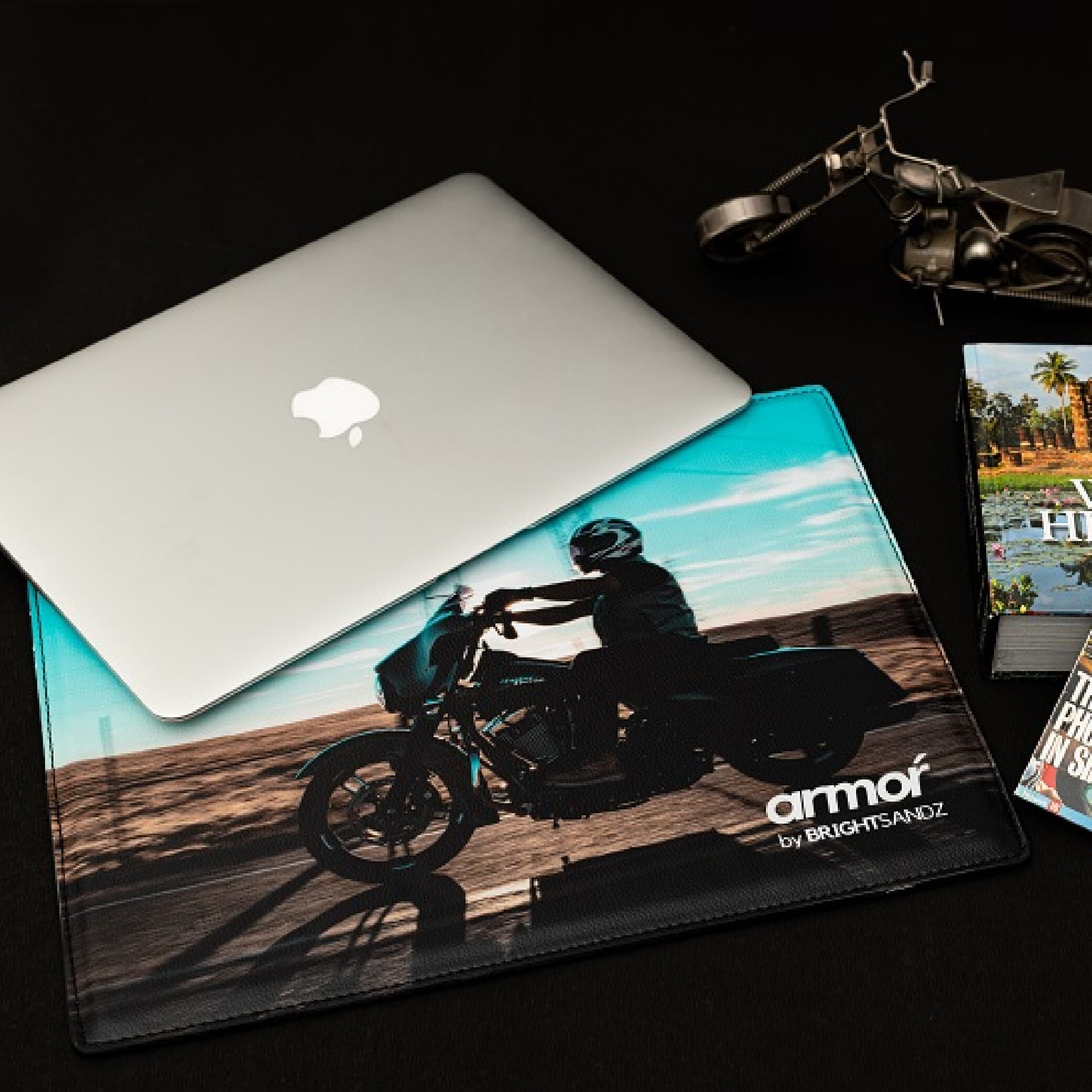 Armor' Laptop EMF radiation and heat shield - Blue Rider - Medium 14" inches